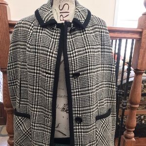 1950’s Emil E. Otto Cape/ Poncho-Black and White